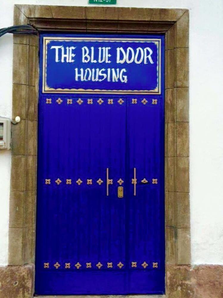 Blue Door Housing Historic Quito Hotel Екстериор снимка