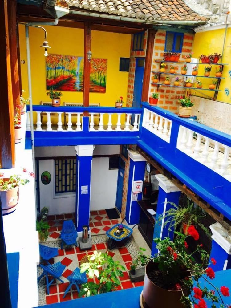 Blue Door Housing Historic Quito Hotel Екстериор снимка