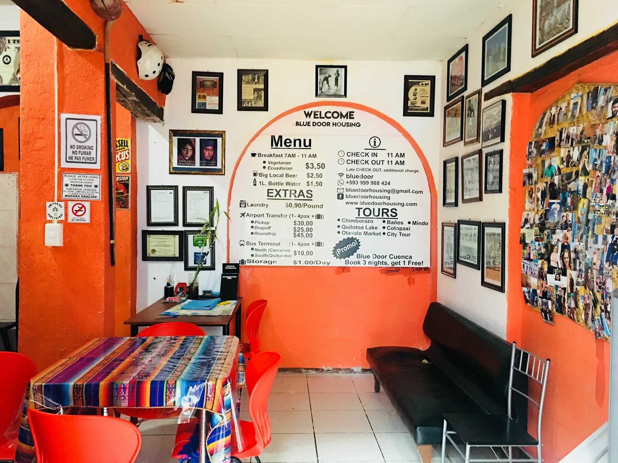 Blue Door Housing Historic Quito Hotel Екстериор снимка