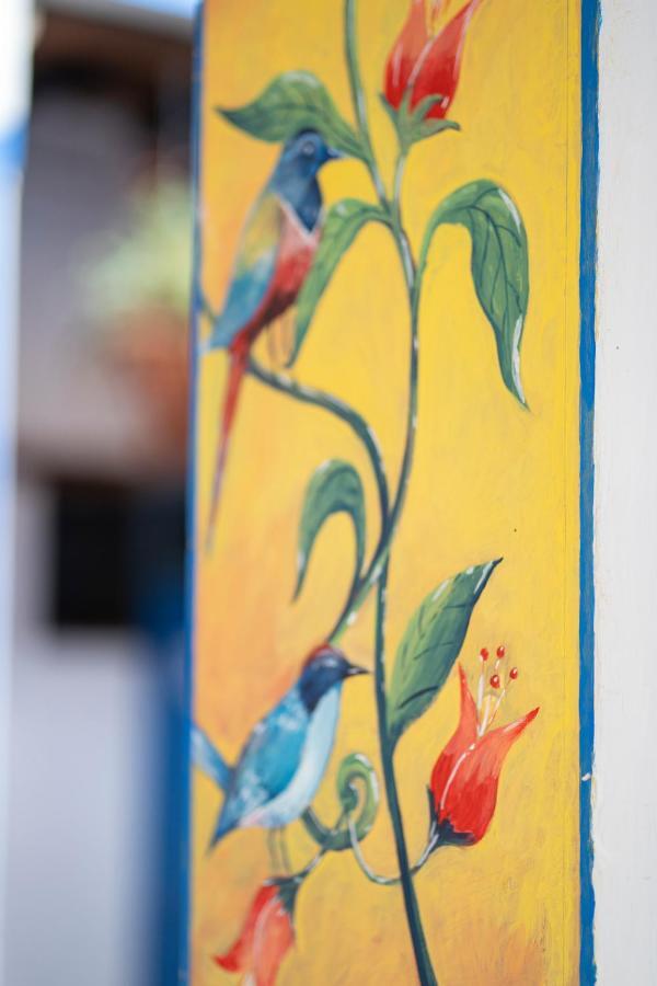 Blue Door Housing Historic Quito Hotel Екстериор снимка