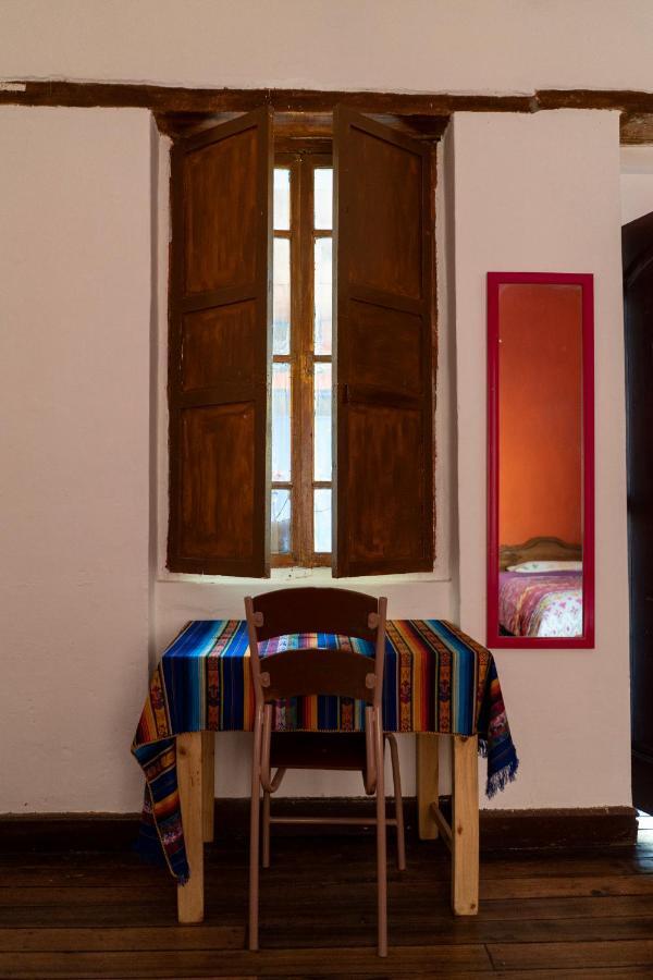 Blue Door Housing Historic Quito Hotel Екстериор снимка